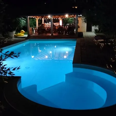 Family Friendly With A Swimming Pool Povljana, Pag - 244 * 波弗加纳