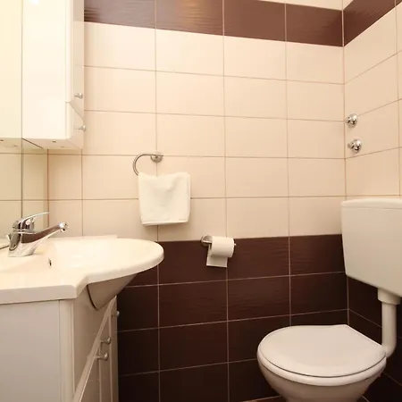公寓 Family Friendly With A Swimming Pool Povljana, Pag - 244 *