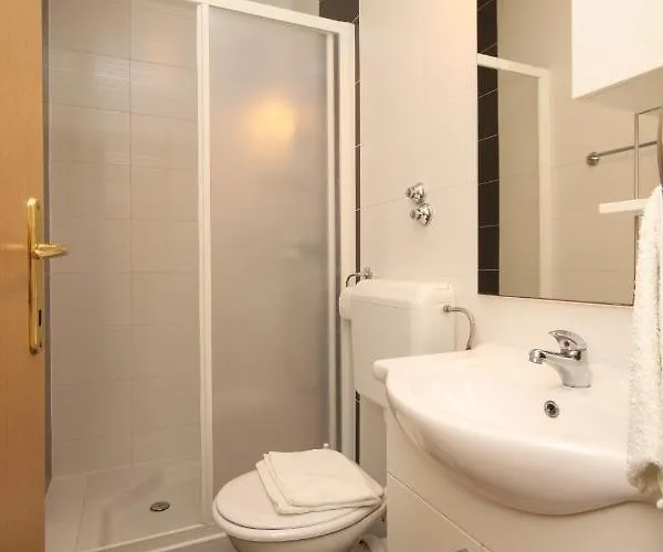 Apartman Family-friendly With Swimming Pool Povljana, Pag - 244