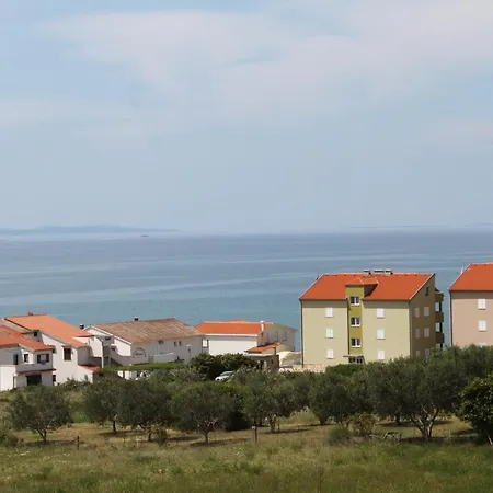 Family-friendly With Swimming Pool Povljana, Pag - 244 アパート ポヴリャナ