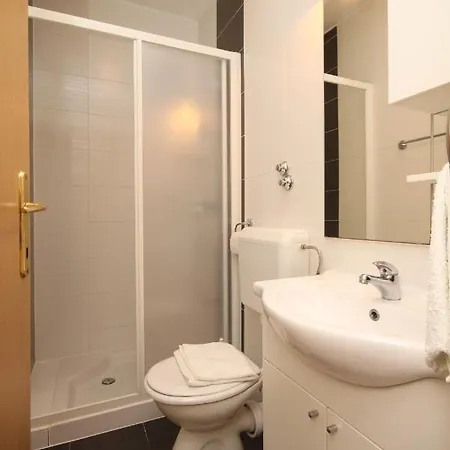 Apartament Family-friendly With Swimming Pool Povljana, Pag - 244
