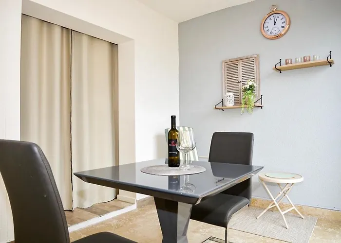 Family-friendly With Swimming Pool Povljana, Pag - 244 * ポヴリャナ