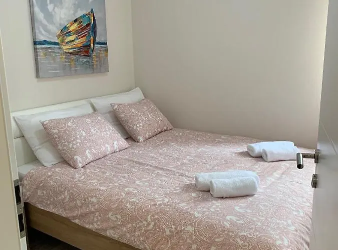Family-Friendly Apartments With Swimming Pool Povljana, Pag - 244 *