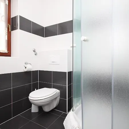 Апартаменты Family Friendly Apartments With A Swimming Pool Povljana, Pag - 244 Повляна