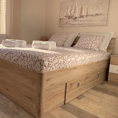 Family Friendly Apartments With A Swimming Pool Povljana, Pag - 244 Повляна
