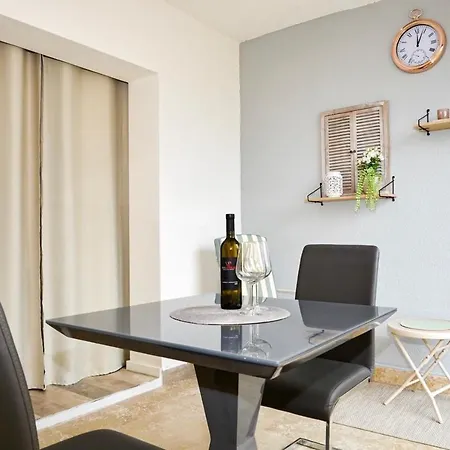 Family Friendly Apartments With A Swimming Pool Povljana, Pag - 244 * Повляна