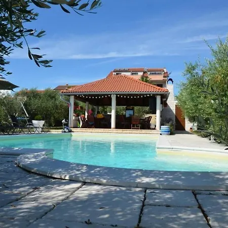 Family Friendly Apartments With A Swimming Pool Povljana, Pag - 244 * Повляна