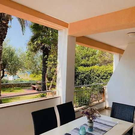 Апартаменты Family Friendly Apartments With A Swimming Pool Povljana, Pag - 244 *