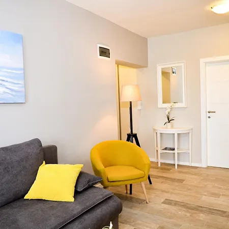 Family Friendly Apartments With A Swimming Pool Povljana, Pag - 244 Апартаменты