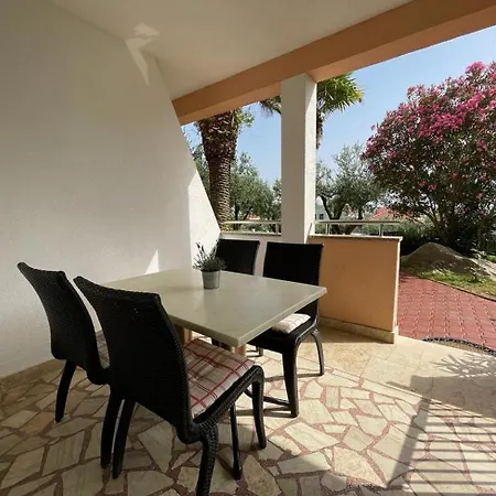 アパート Family-friendly With Swimming Pool Povljana, Pag - 244 *