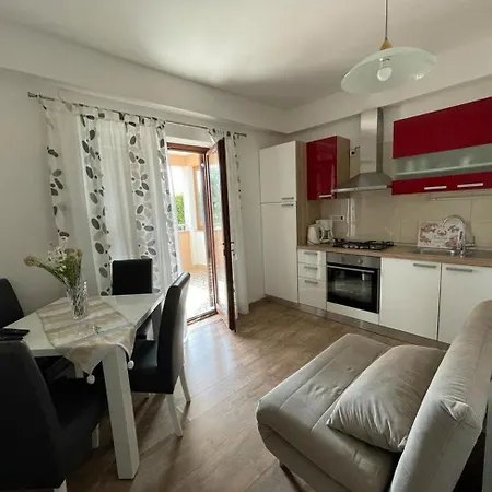 Family Friendly Apartments With A Swimming Pool Povljana, Pag - 244 Апартаменты Повляна