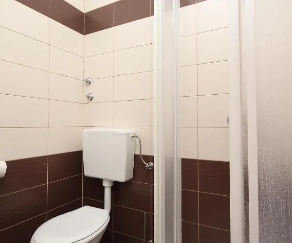 아파트 Family-friendly With Swimming Pool Povljana, Pag - 244 *